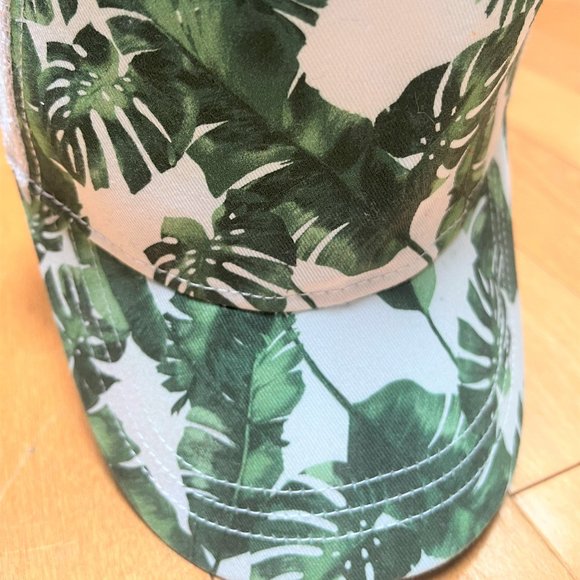 NWOT floral baseball cap/trucker hat - Picture 6 of 6